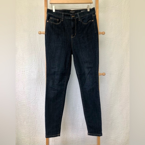 NWOT Stellar Judy Blue Skinny Fit Darkest Wash Jeans Extra Cellphone Pocket! - Picture 1 of 6